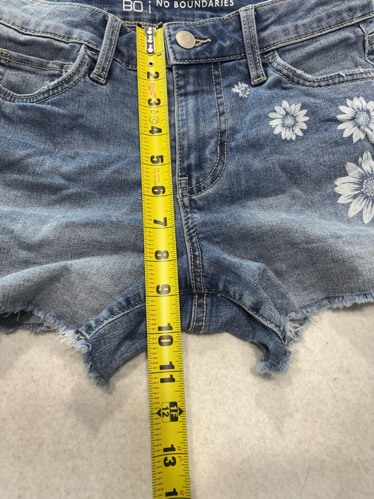 No Boundaries Shorts Juniors 3 Blue Denim Cut Off Floral Daisy Raw Hem Summer