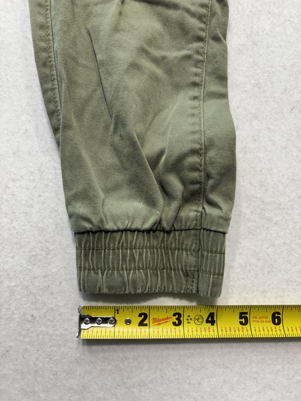 Arizona Jean Co Jogger Pants Mens Small Green Skinny Elastic Waist Cuffed Ankle