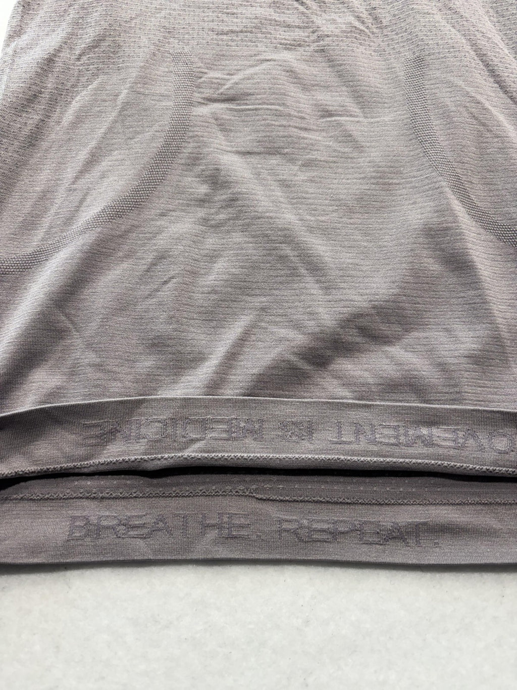 Lululemon Shirt Womens 4 Gray Breathe Repeat Short Sleeve Running Athletic