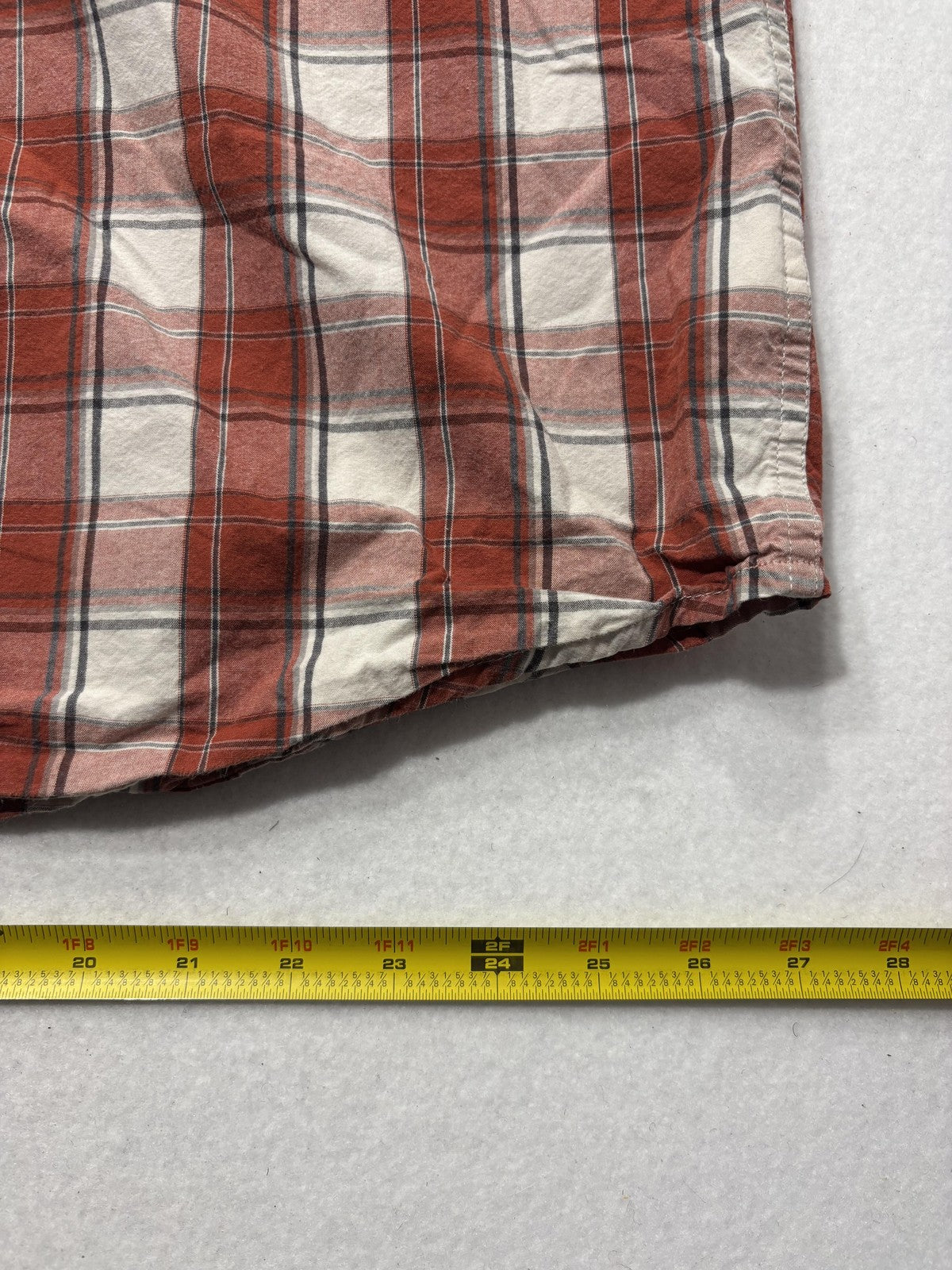 Carhartt Shirt Mens 2XL Red Plaid Long Sleeve Button Up Relaxed Fit Workwear