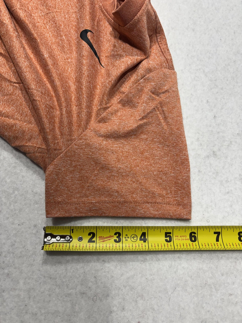 Nike Dri-FIT Shirt Mens Medium Orange The Nike Tee Short Sleeve Lightweight