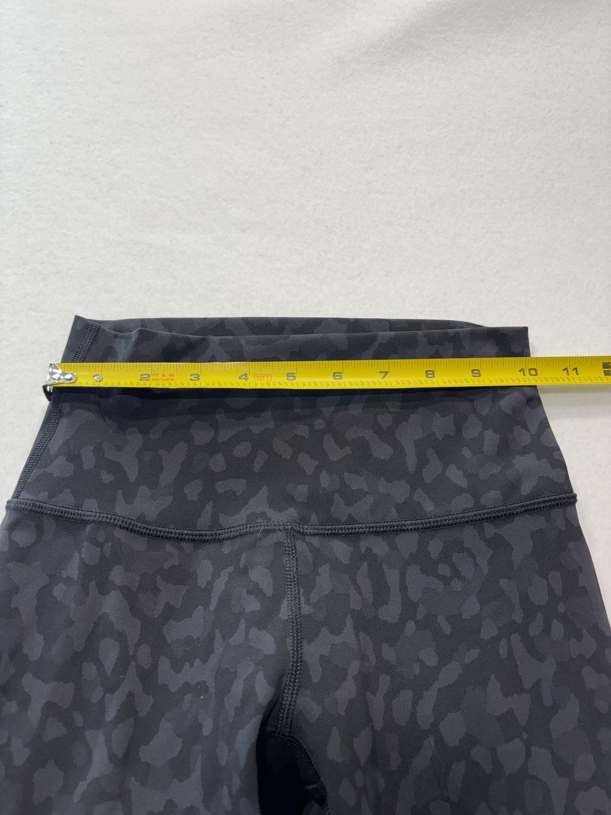 Lululemon Leggings Womens 4 Black Camo High Rise Cropped 23" Inseam Yoga Stretch