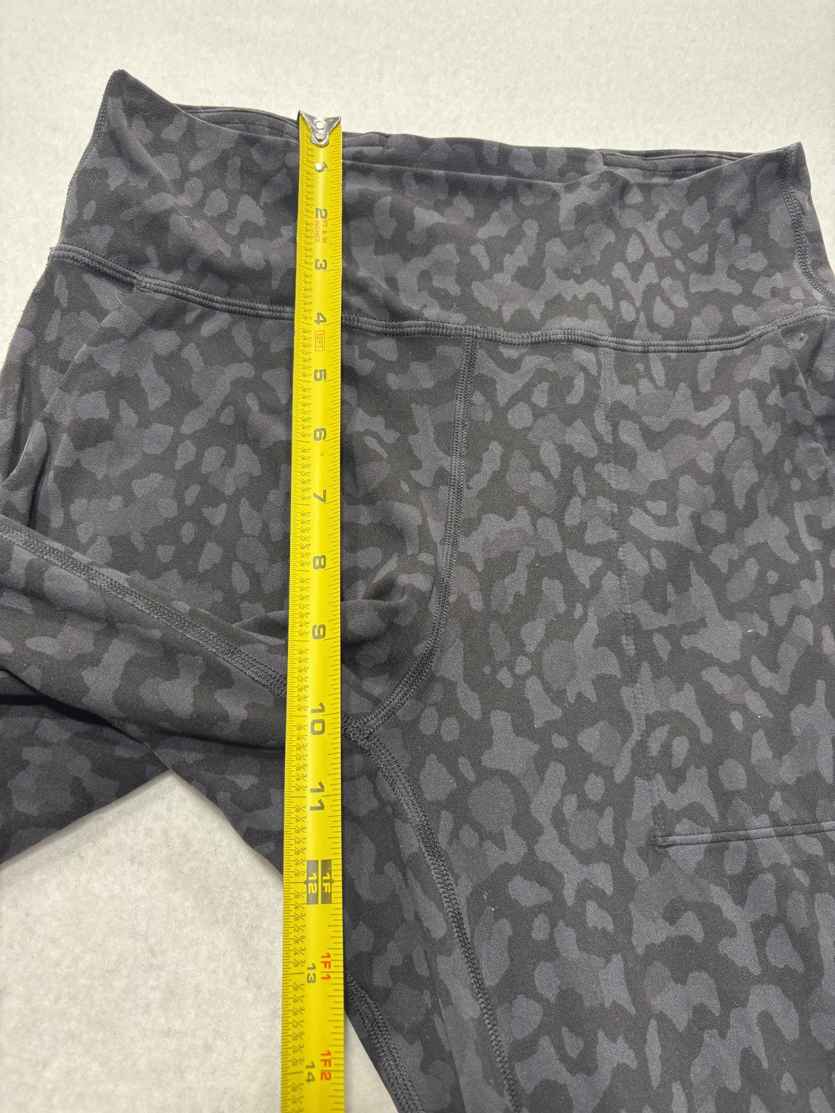 Lululemon Jogger Pants Womens 6 Gray Camo High Rise 27.5" Inseam Ankle Pockets