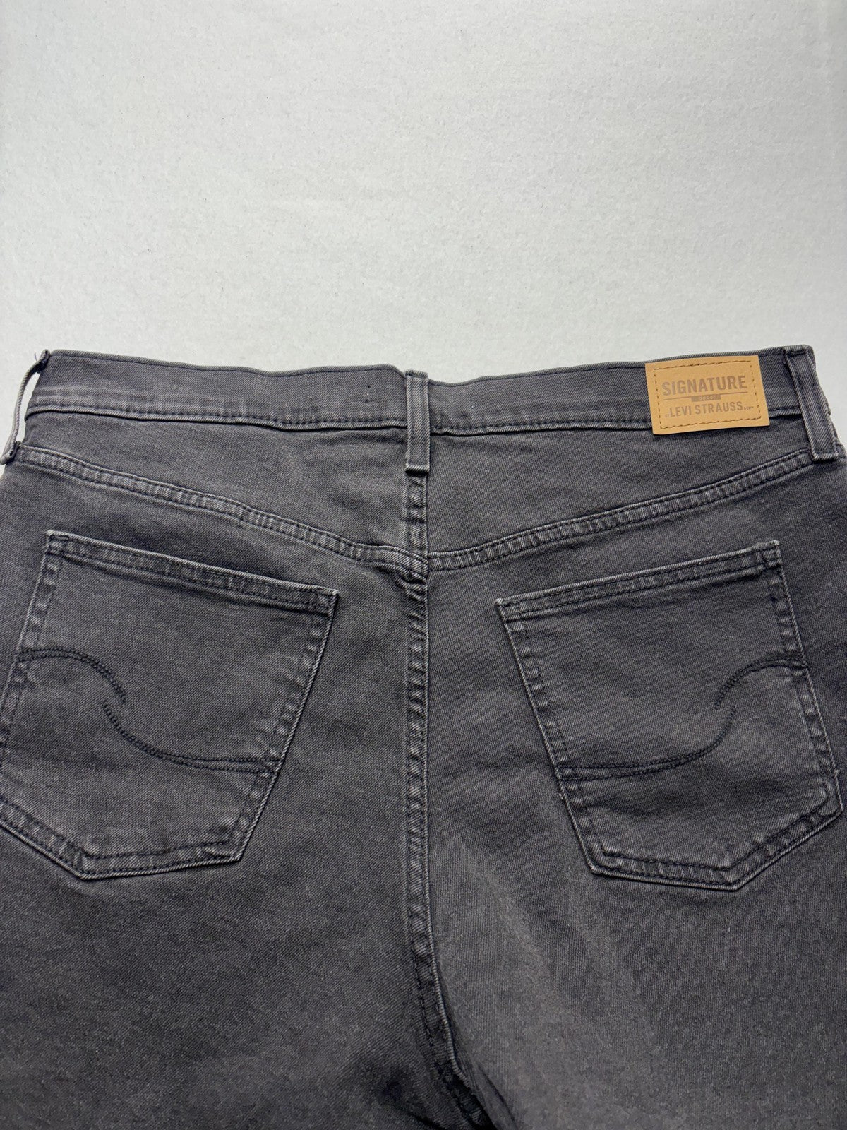 Signature By Levi Strauss & Co Shorts Womens 12 Gray High Rise 5" Cut Off Denim