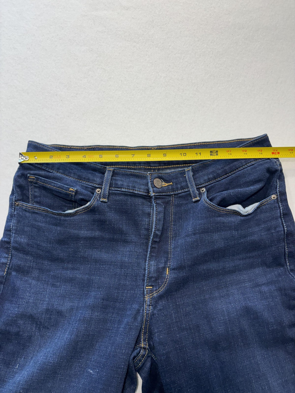 Levi's Classic Straight Jeans Womens 10 Blue Dark Wash Mid Rise Stretch 32x30