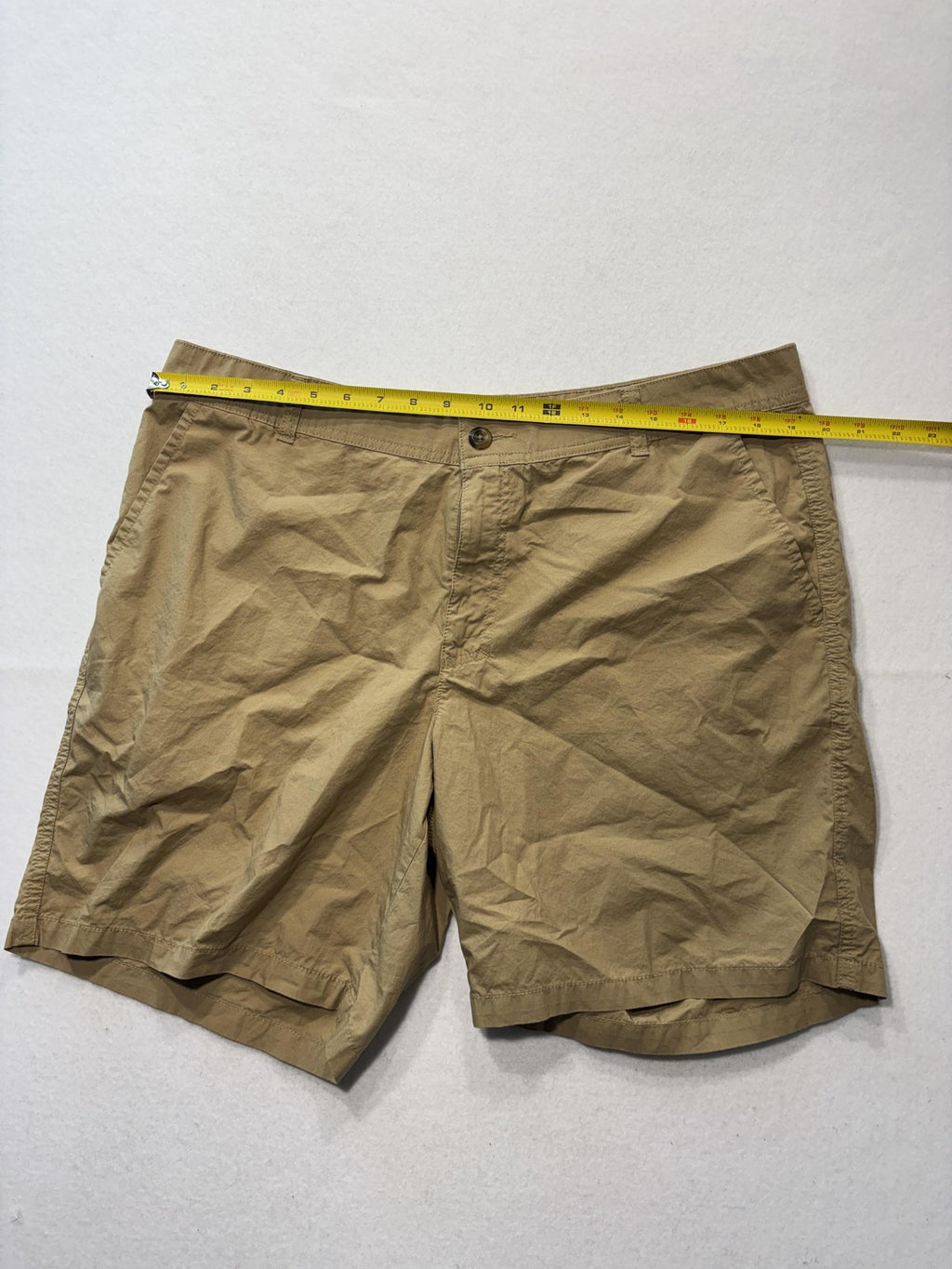 Columbia Chino Shorts Mens 38 Beige 8" Inseam Lined Lightweight Travel Casual