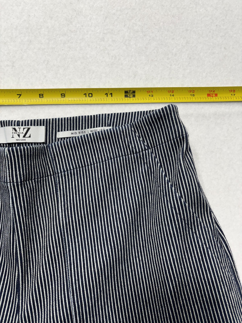 NIC+ZOE Jeans Womens 29 Blue Pinstripe Mid Rise Wide Leg Stretch Denim 31x28.5