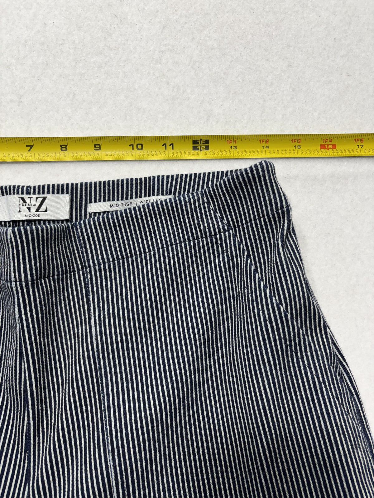 NIC+ZOE Jeans Womens 29 Blue Pinstripe Mid Rise Wide Leg Stretch Denim 31x28.5