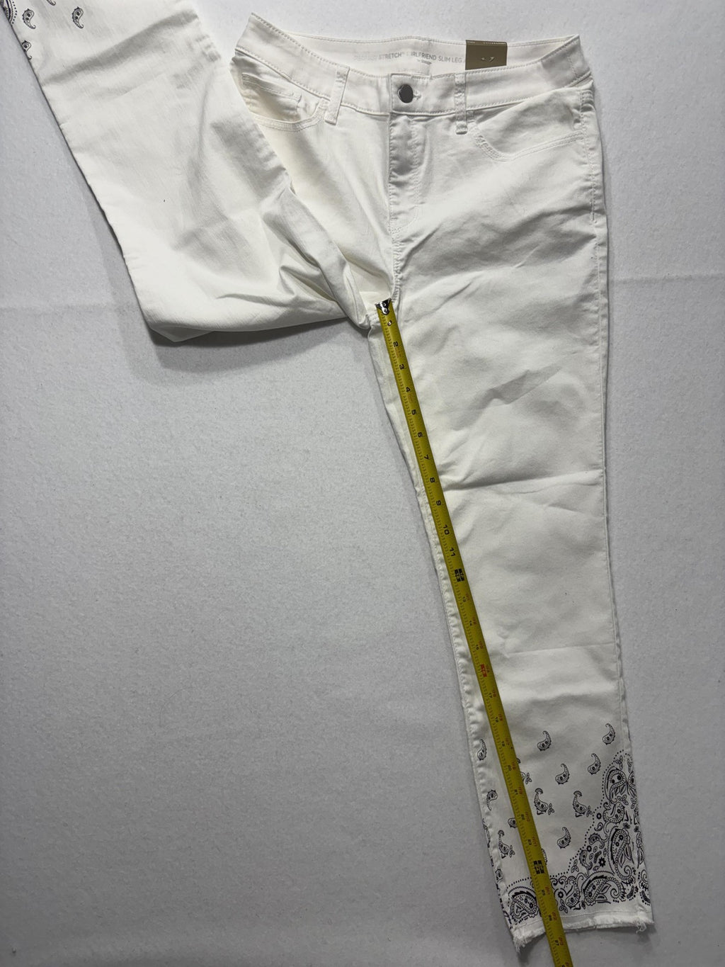 Chico's Jeans Womens 6 White Paisley Stretch Girlfriend Slim Ankle Raw Hem