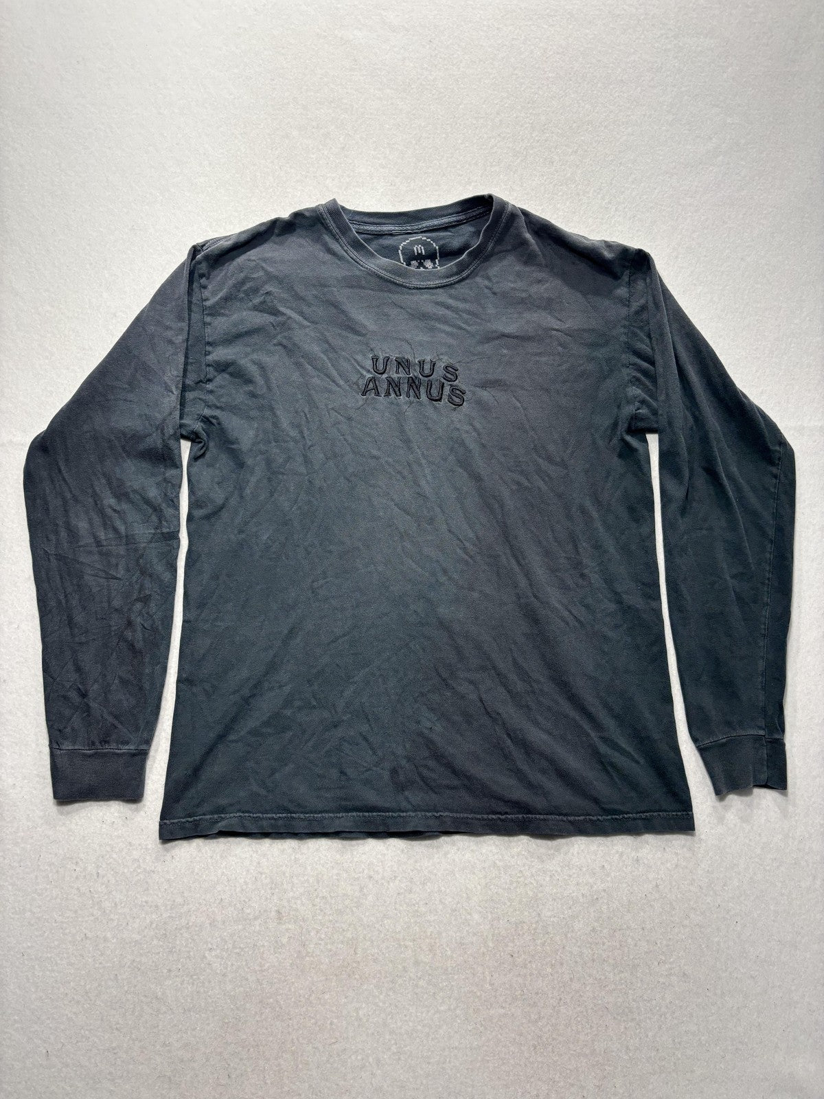 Unus Annus Shirt Mens Medium Gray Embroidered Skull Long Sleeve Graphic Tee