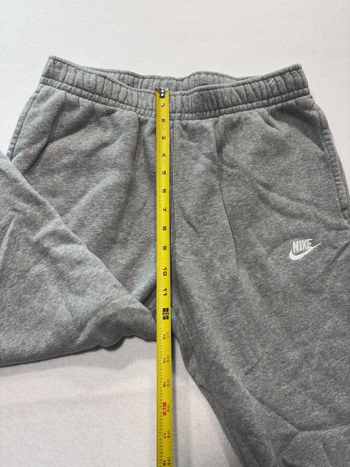 Nike Jogger Pants Mens Medium Gray Fleece Elastic Waist Tapered Athletic Pockets