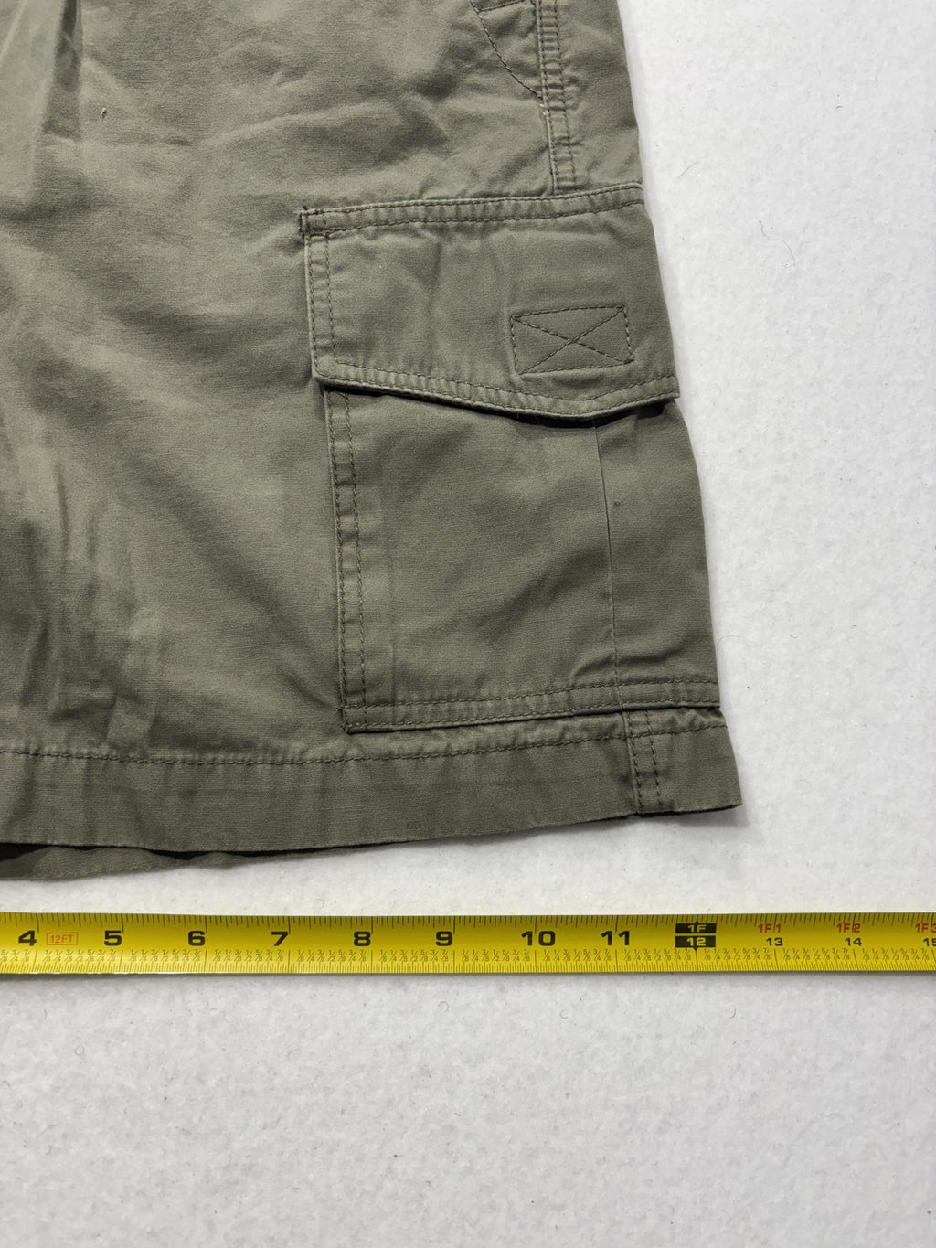 Tommy Bahama Cargo Shorts Mens Large Green 10" Inseam Elastic Waist Casual