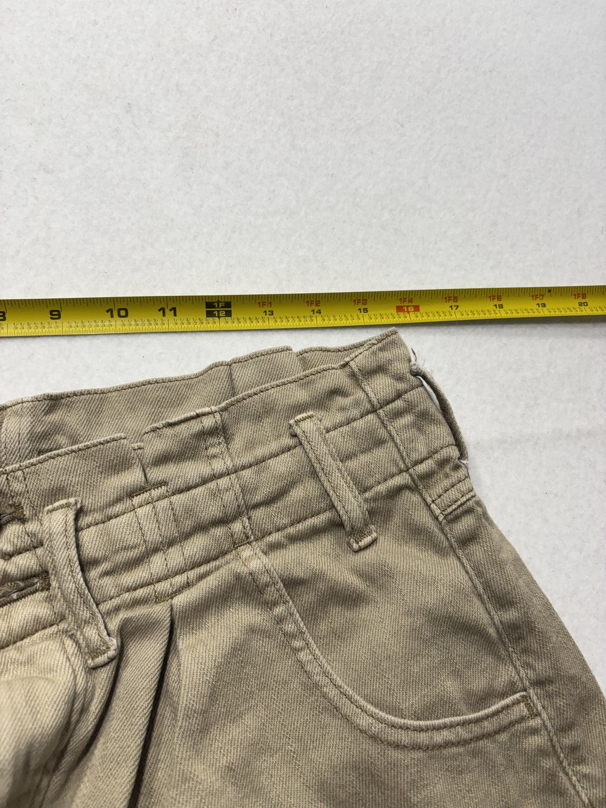 We The Free Shorts Womens Medium Beige Pleated Cut Off Frayed Button Fly Twill
