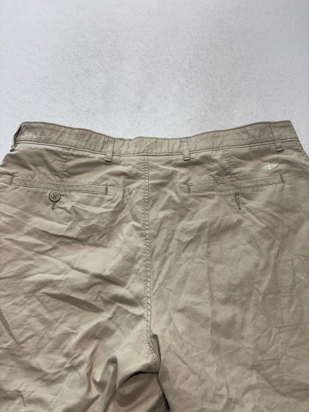 Dockers Chino Shorts Mens 38 Beige 8" Inseam Flex Comfort Stretch S96711