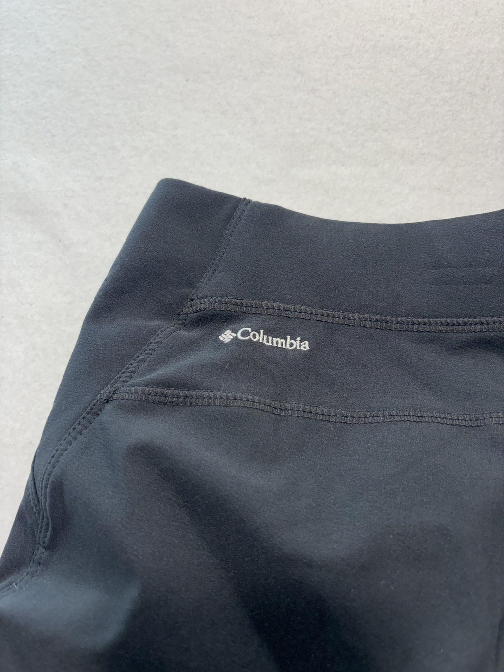 Columbia Pants Womens Medium Black Omni-Shield Softshell Ankle Hiking Pull On