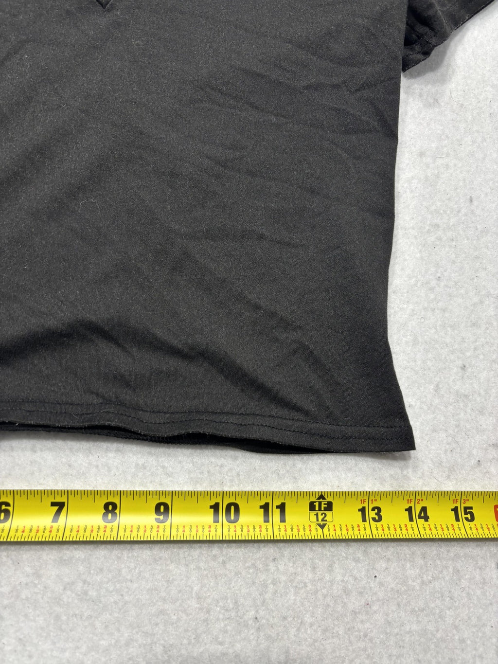 Black V Neck Short Sleeve Cropped Stretch Tee Shirt Womens Medium C187VOV657