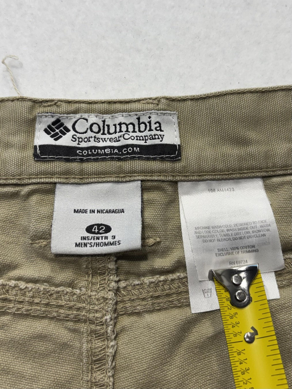 Columbia Cargo Shorts Mens 42 Beige 9" Inseam Canvas Relaxed Fit Hiking Outdoor