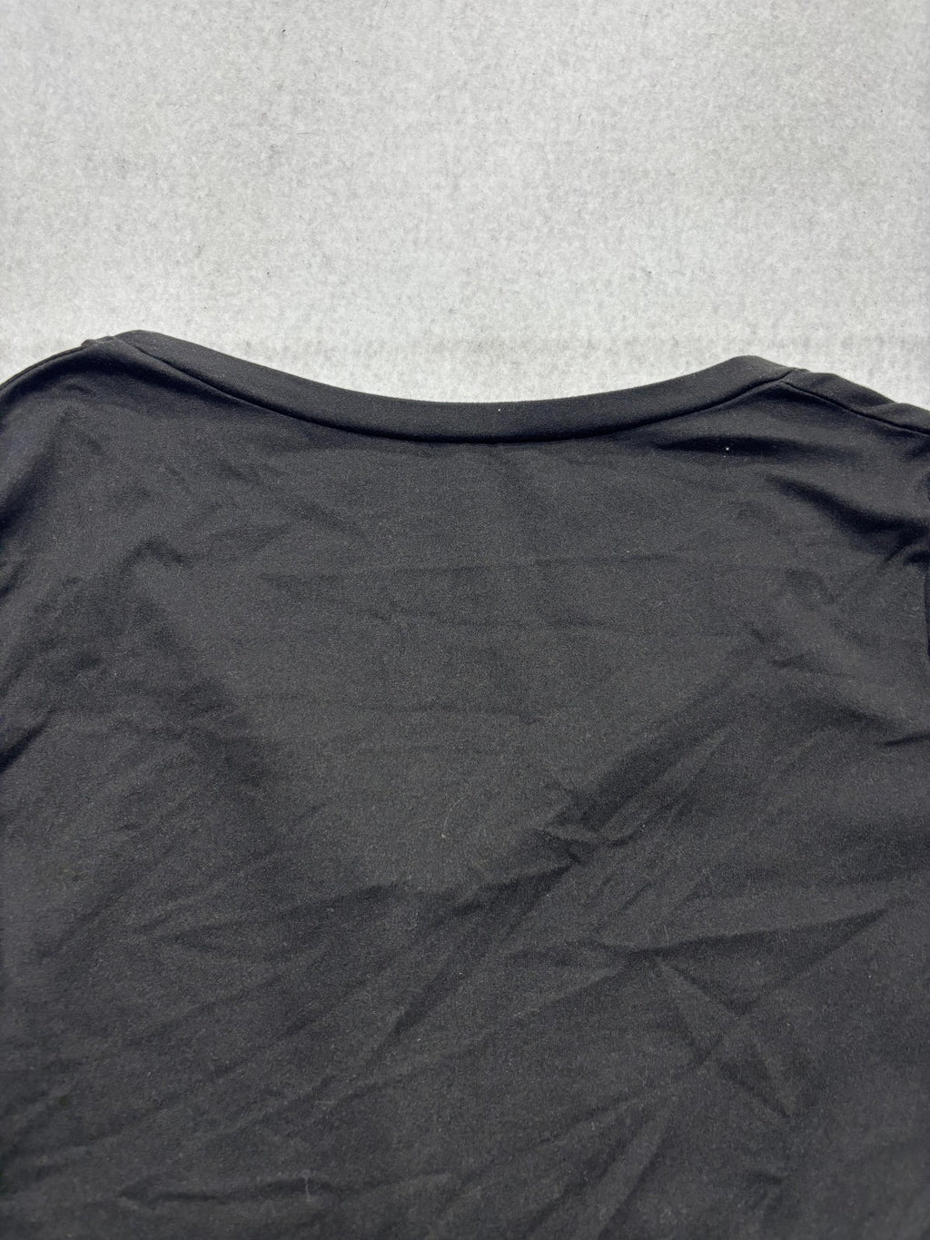 Black V Neck Short Sleeve Cropped Stretch Tee Shirt Womens Medium C187VOV657