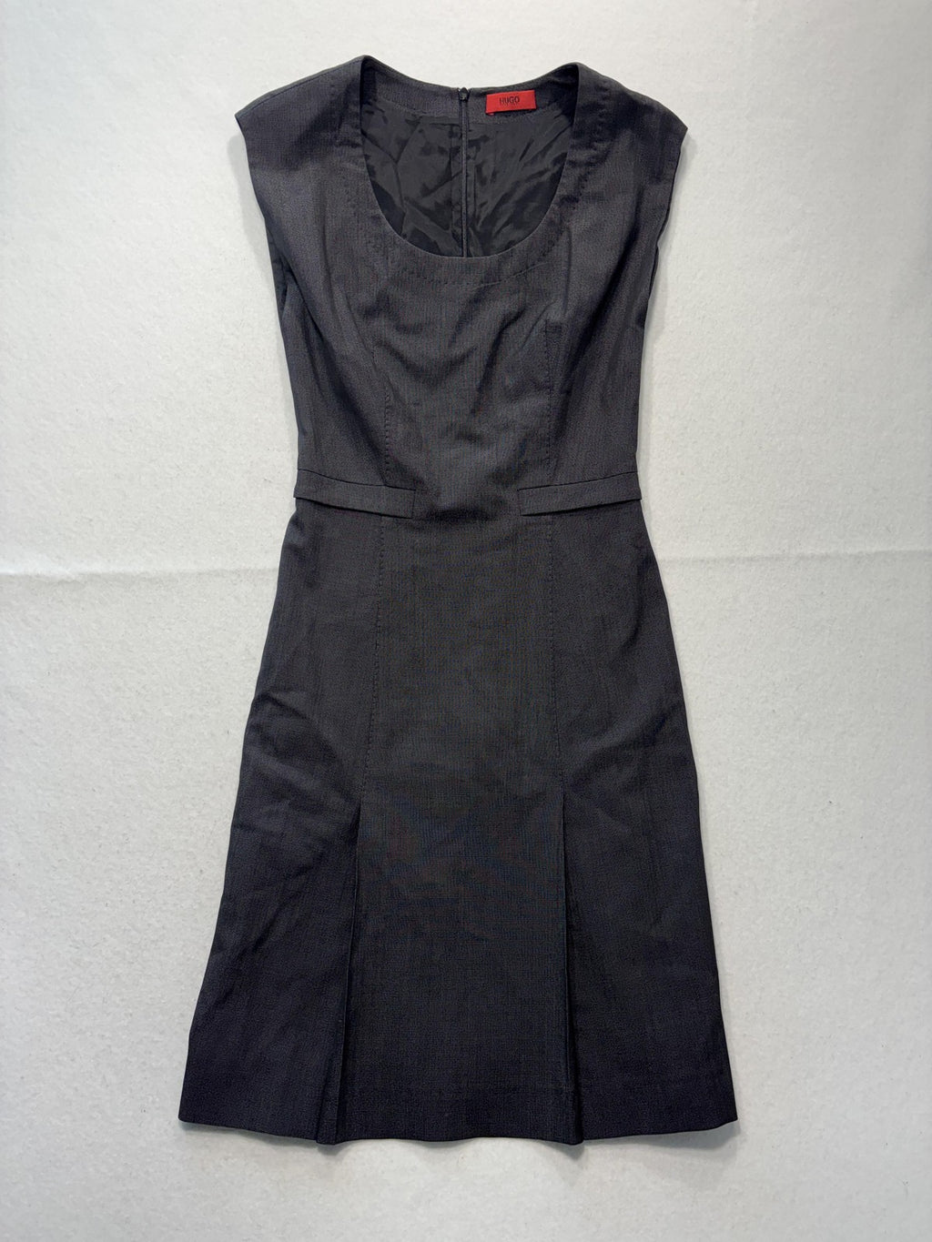 HUGO Dress Womens Medium Gray Scoop Neck Cap Sleeve Sheath Lined Work Office
