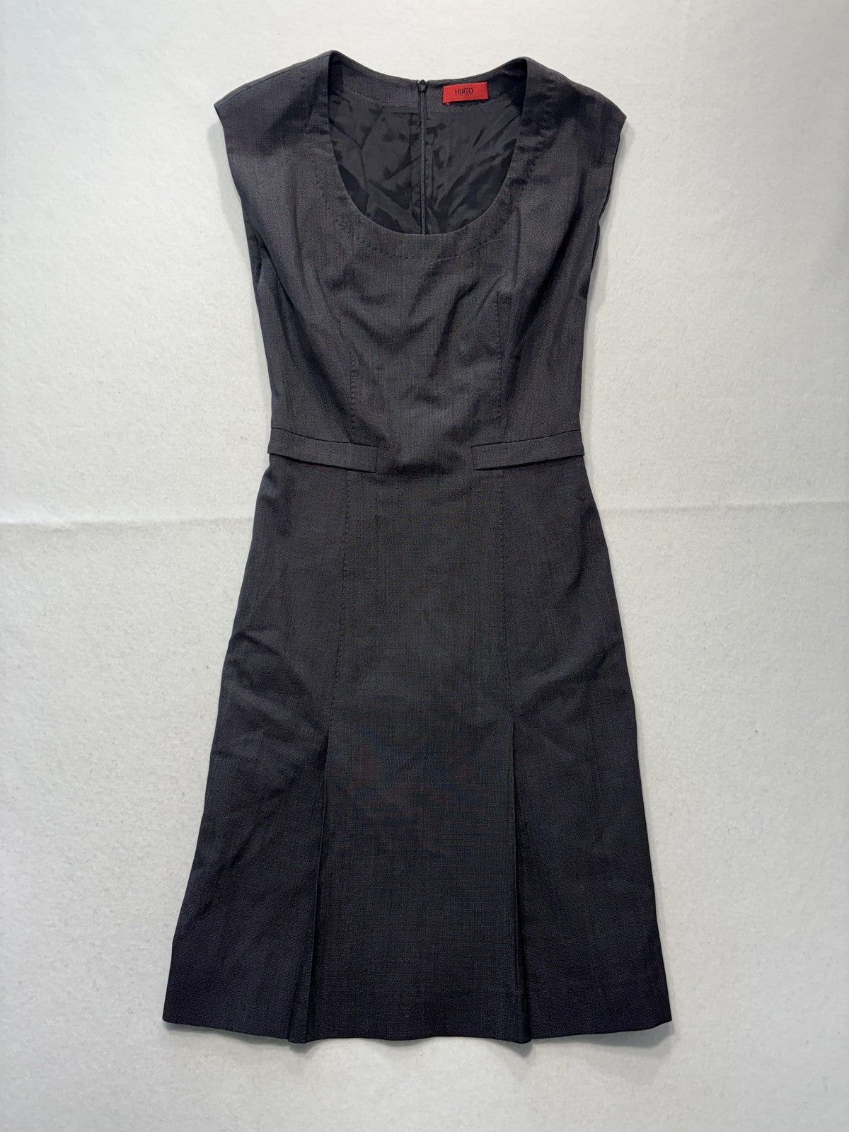 HUGO Dress Womens Medium Gray Scoop Neck Cap Sleeve Sheath Lined Work Office