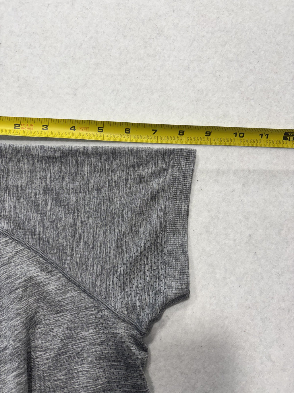 Lululemon Swiftly Tech Shirt Womens 4 Gray Crew Neck Short Sleeve Running Top