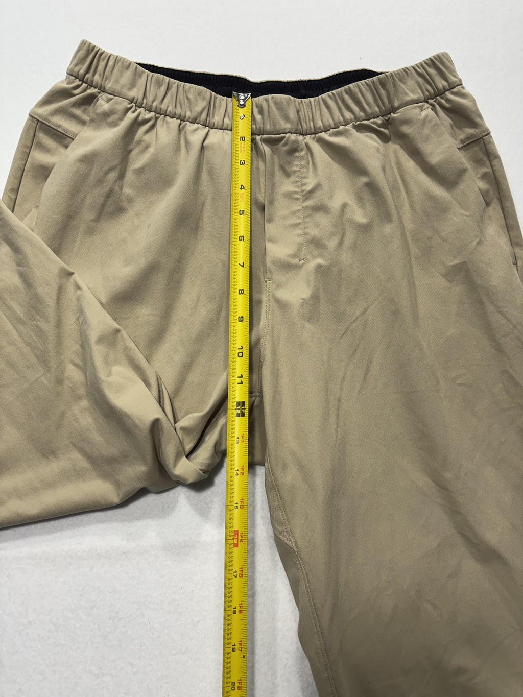 Lululemon Khaki Pants Mens Large Beige Elastic Waist Straight Leg Stretch Casual