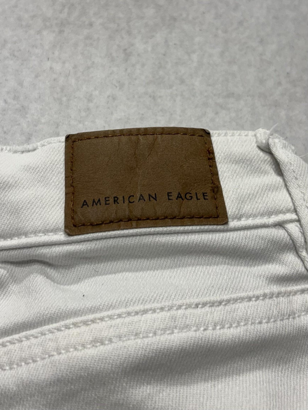 American Eagle Mom Straight Jeans Womens 0 White High Rise Distressed 28x29