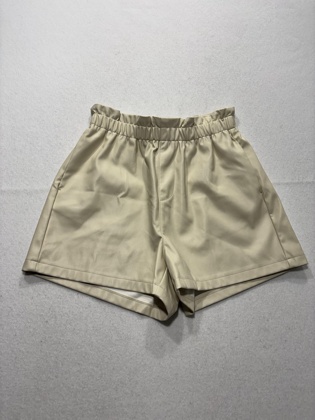 Steve Madden Shorts Womens Small Beige Faux Leather Paperbag Waist Pull On
