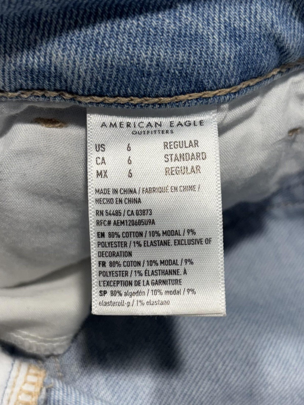 American Eagle Mom Straight Jeans Womens 6 Blue High Rise Distressed 28x28