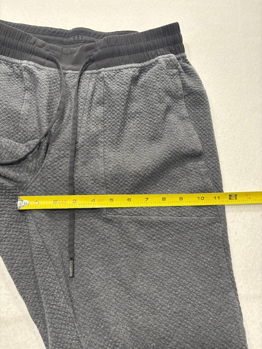 Lululemon Jogger Pants Mens 32 Gray Textured Knit Elastic Waist Pockets Lounge