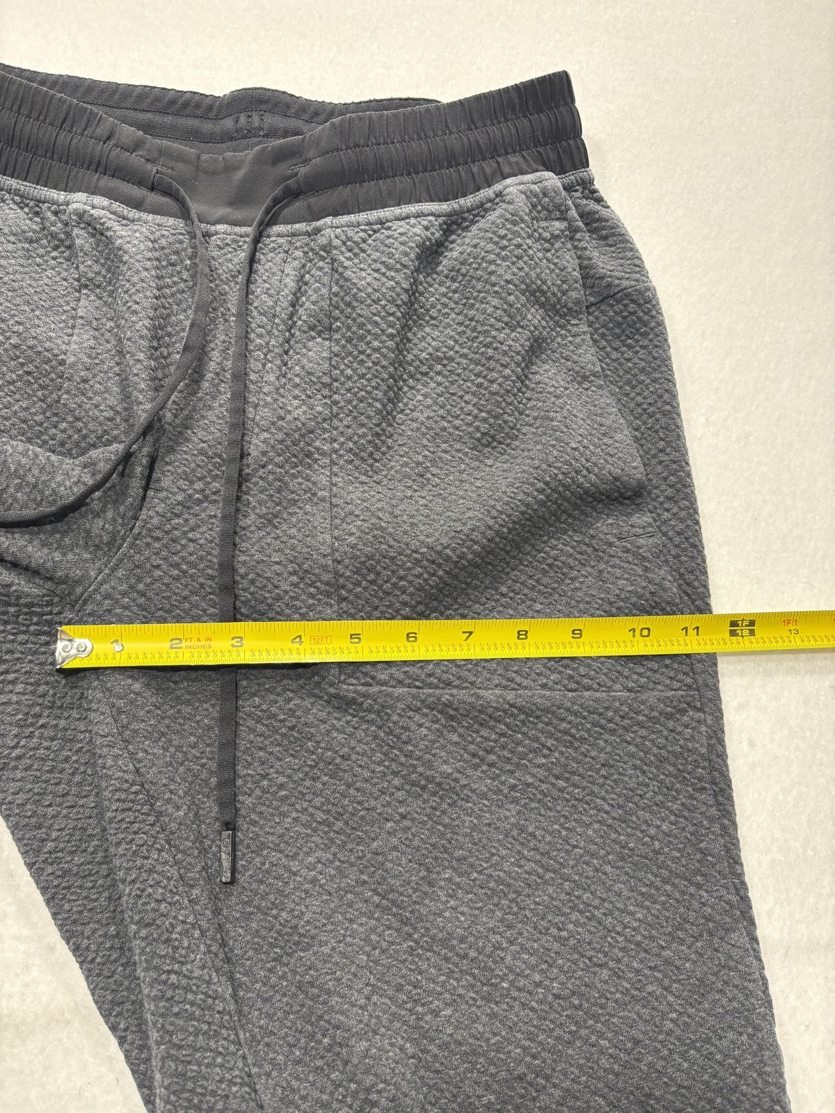 Lululemon Jogger Pants Mens 32 Gray Textured Knit Elastic Waist Pockets Lounge