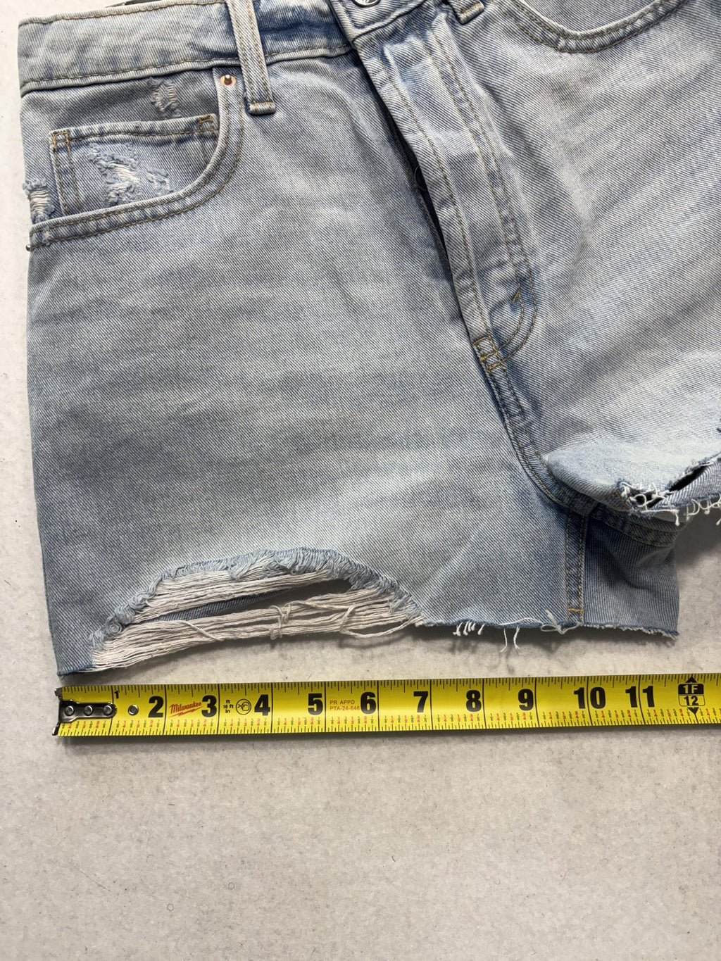 Wild Fable Shorts Womens 8 Blue Highest Rise Cutoff Denim Distressed Raw Hem