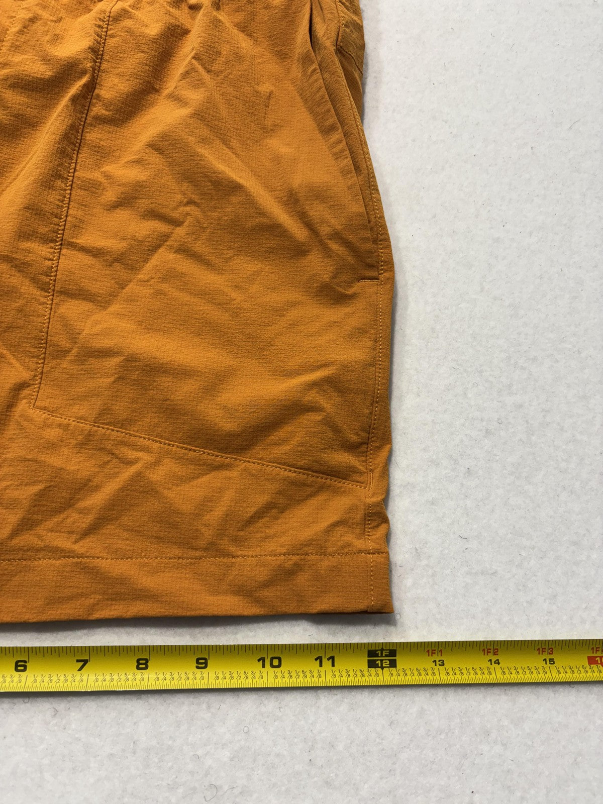 Lululemon Shorts Mens 36 Orange 7" Inseam Running Quick Dry Lightweight Athletic