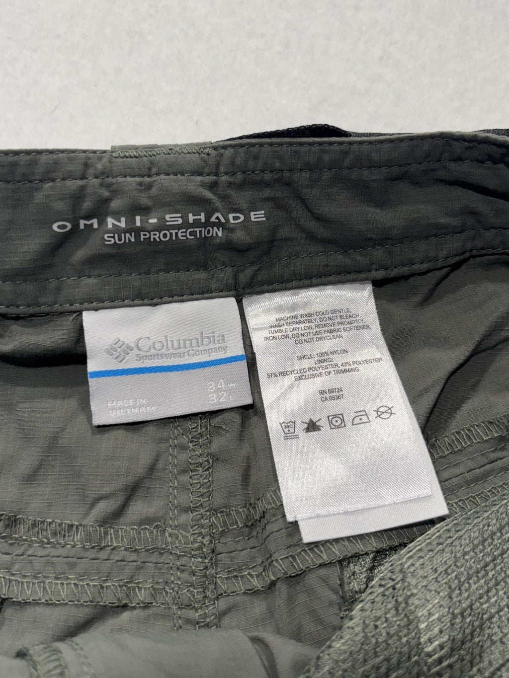 Columbia Omni-Shade Shorts Mens 34 Green Belted Cargo Hiking Quick Dry Outdoor