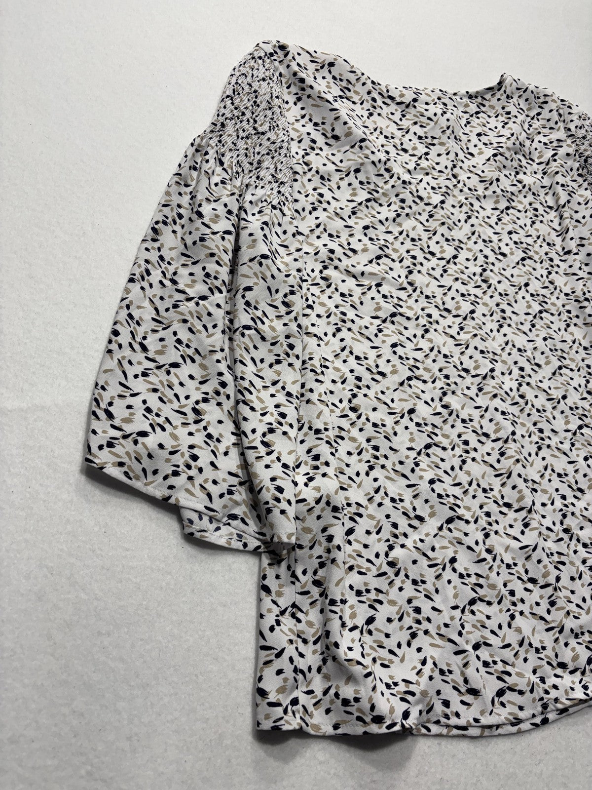 Chico's Blouse Womens 2 White Floral V Neck 3/4 Bell Sleeve Lightweight Tunic