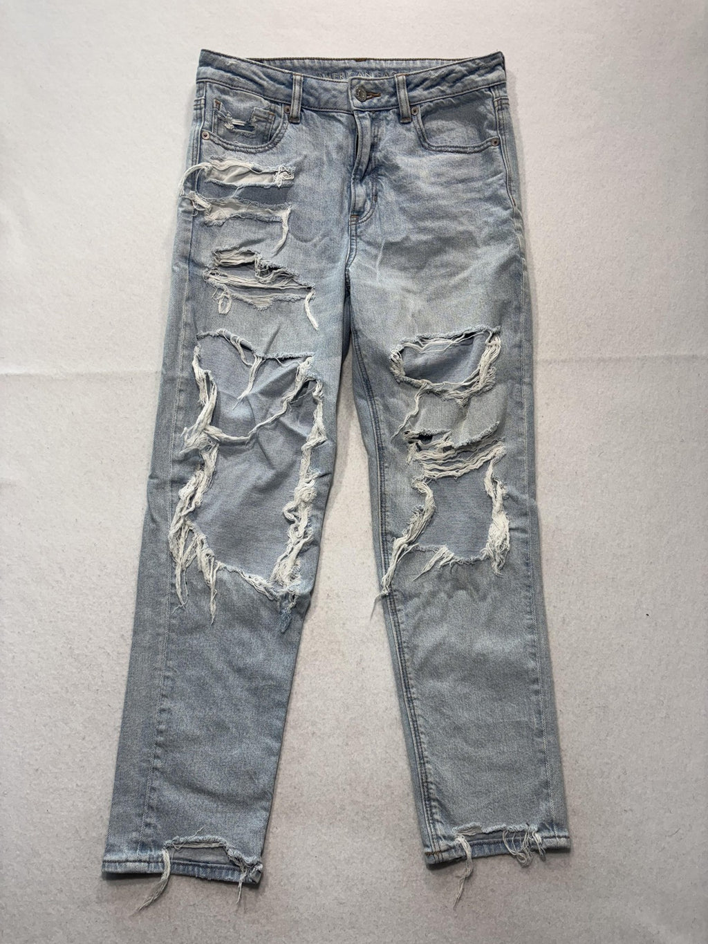 American Eagle Mom Jeans Womens 8 Blue Light Wash High Rise Distressed 30x28