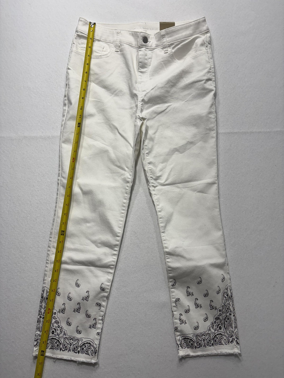 Chico's Jeans Womens 6 White Paisley Stretch Girlfriend Slim Ankle Raw Hem