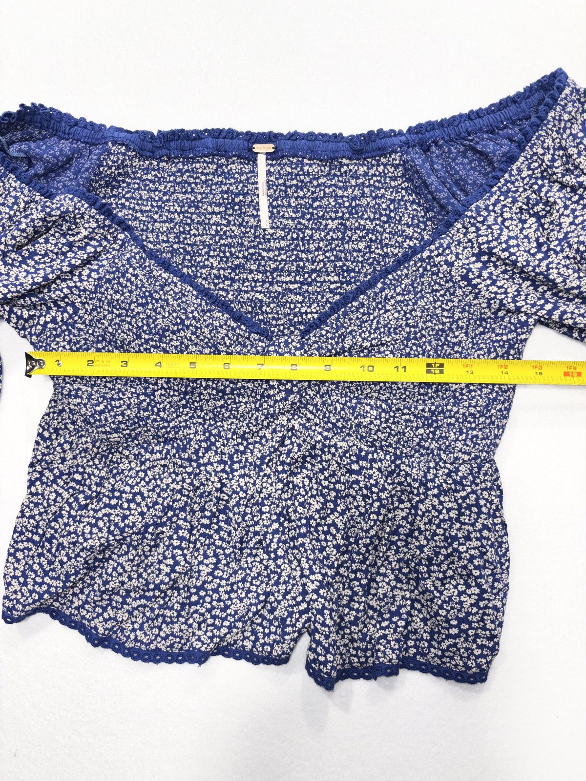 Free People Blouse Womens Large Blue Floral Off Shoulder Smocked Crop Top Boho