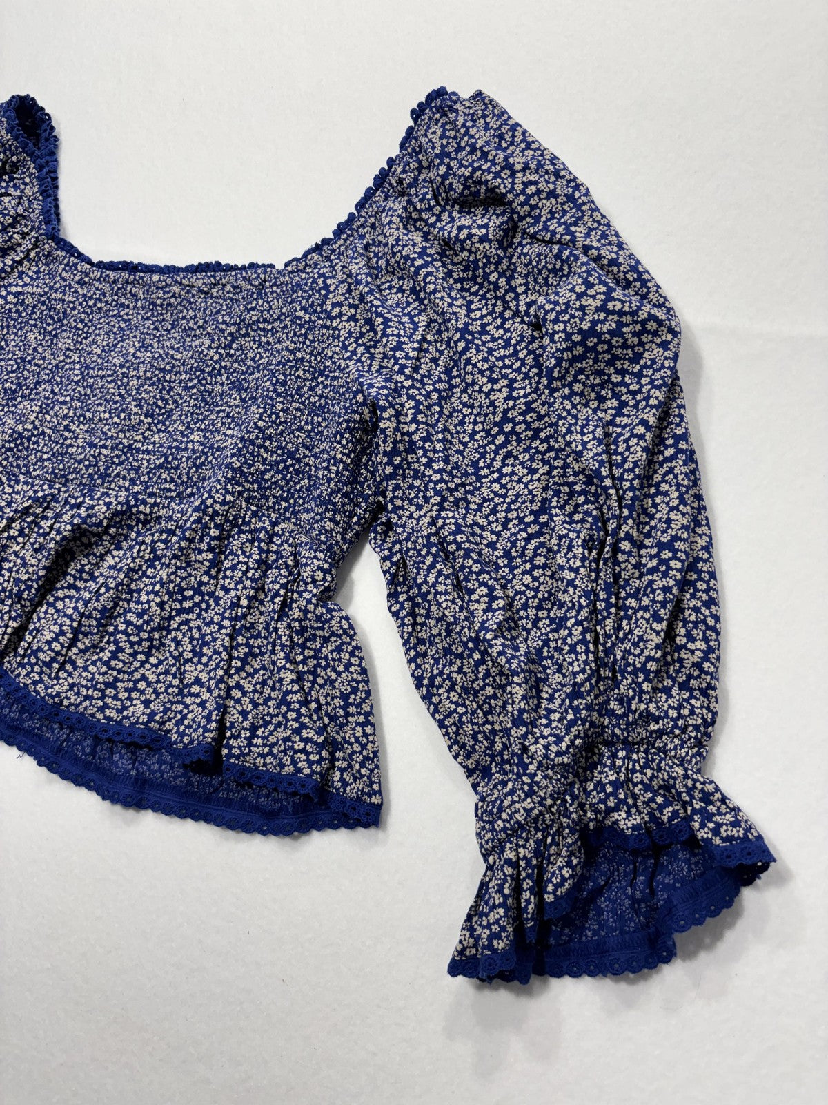 Free People Blouse Womens Large Blue Floral Off Shoulder Smocked Crop Top Boho