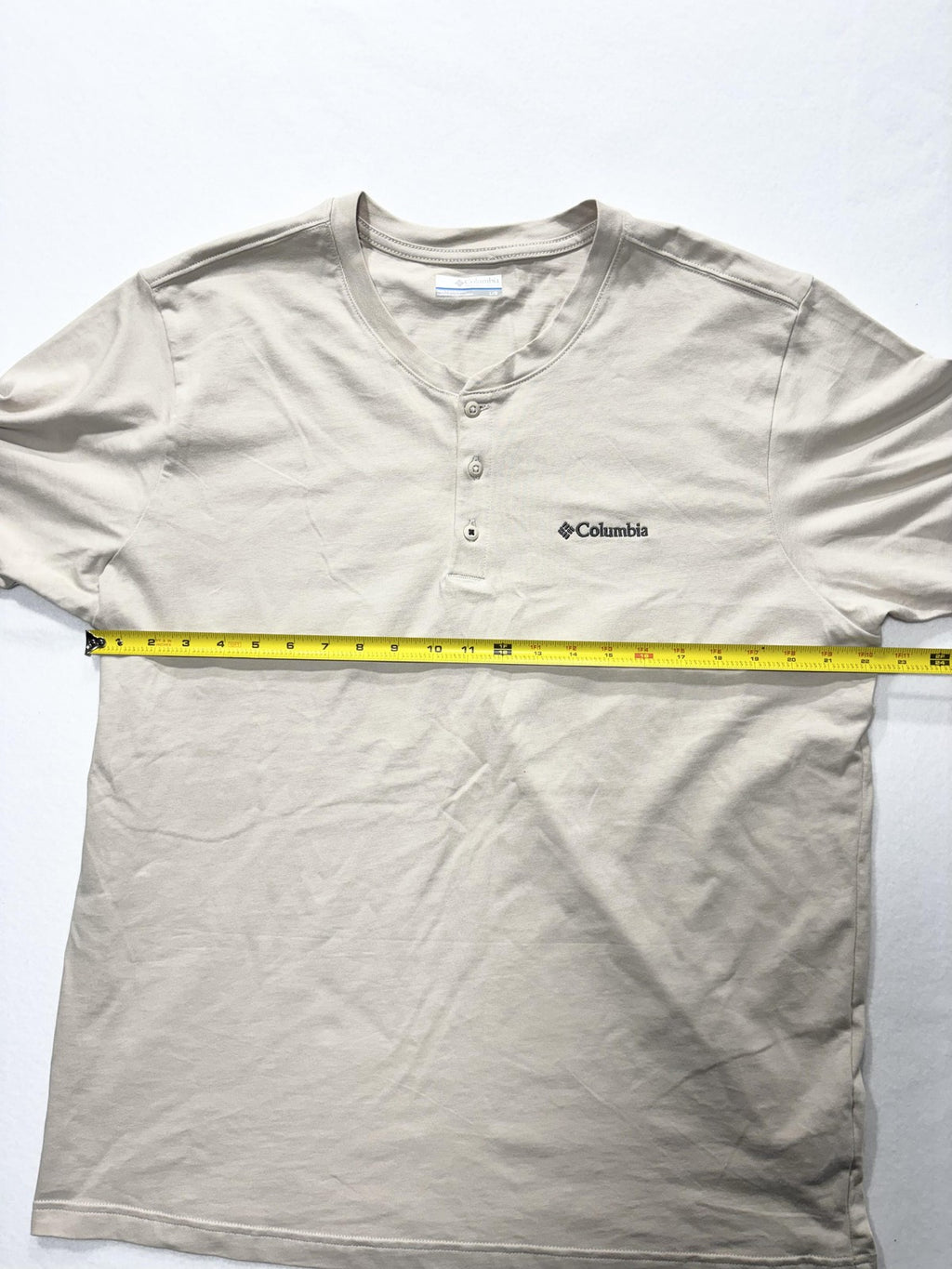 Columbia Shirt Mens Large Beige Short Sleeve Henley Logo T-Shirt Casual