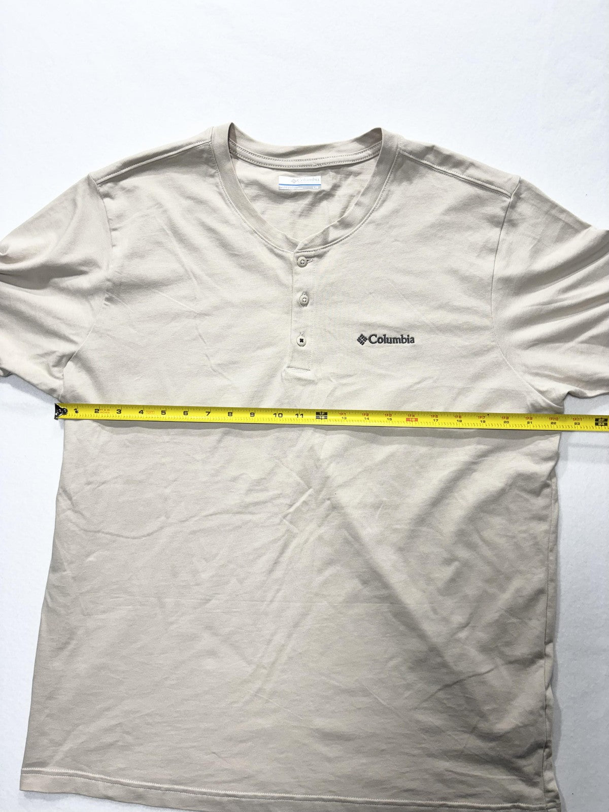 Columbia Shirt Mens Large Beige Short Sleeve Henley Logo T-Shirt Casual
