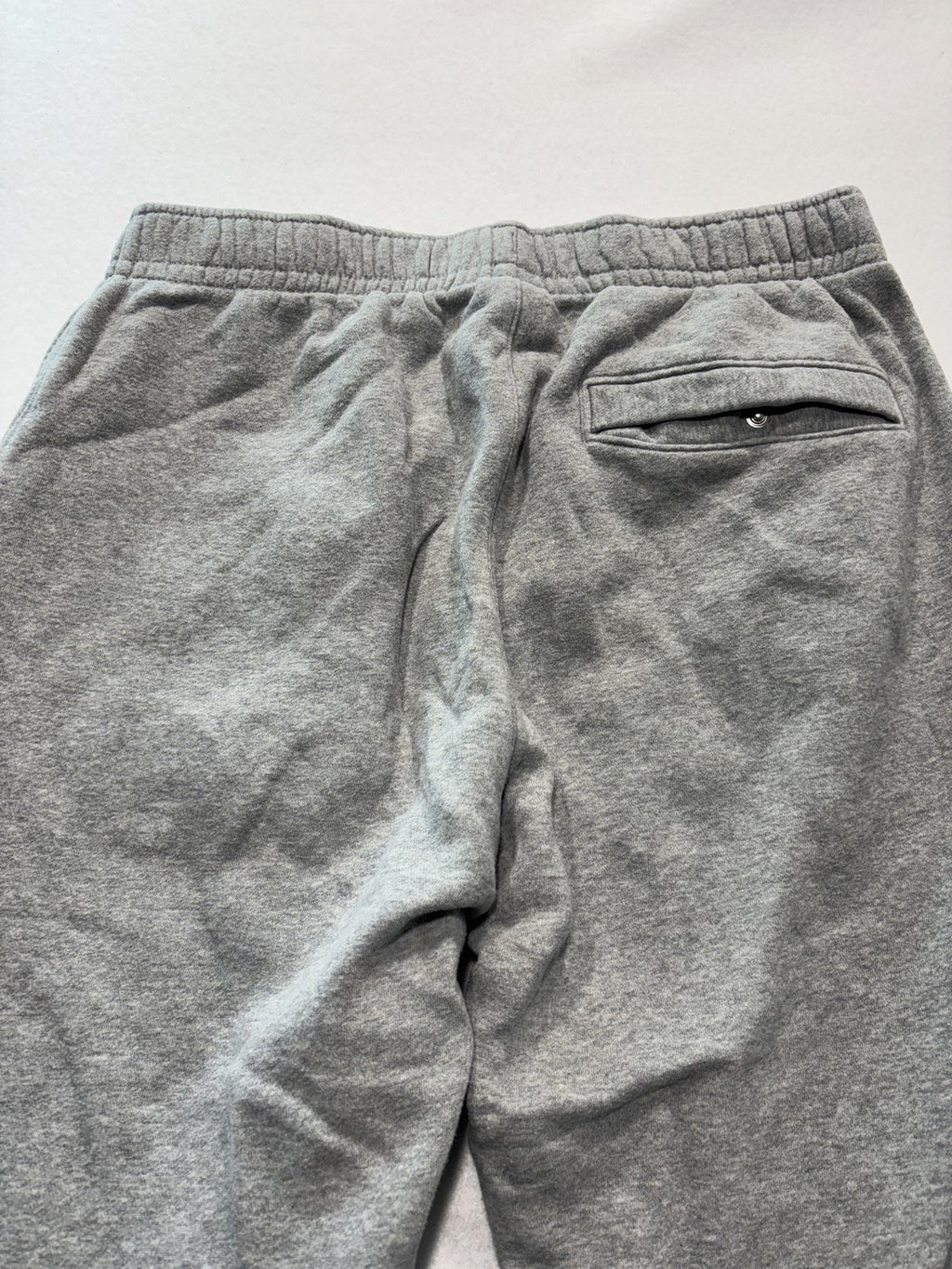 Nike Jogger Pants Mens Medium Gray Fleece Elastic Waist Tapered Athletic Pockets