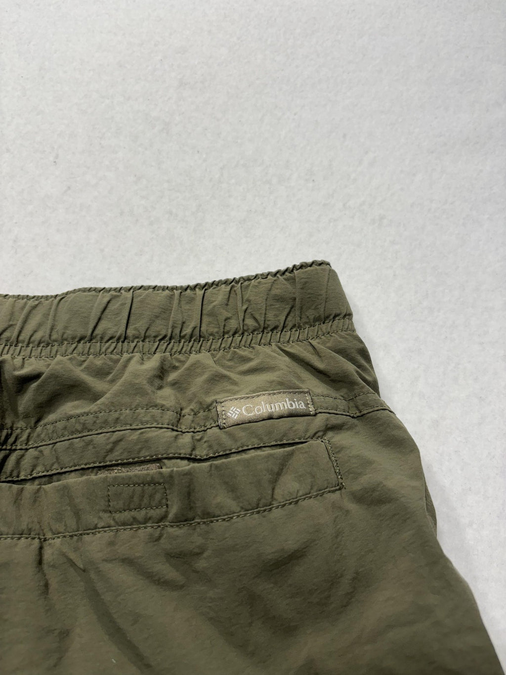 Columbia Swim Shorts Mens Large Green Elastic Waist Cargo Pockets Mesh Lined