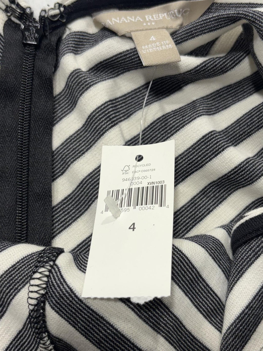 Banana Republic Tank Top Womens 4 Black White Stripe Peplum Stretch Knit Work