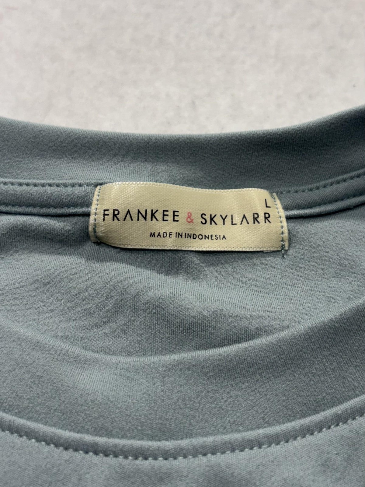 FRANKEE & SKYLARR Shirt Womens Large Green Crew Neck Short Sleeve Tee Stretch