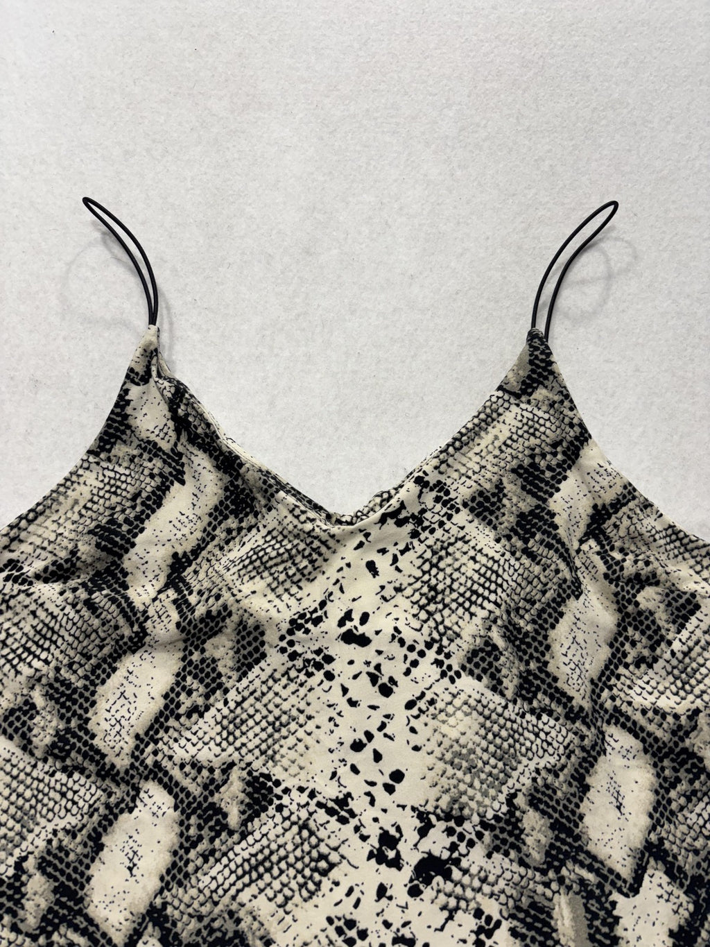 Vibe Sportswear Tank Top Womens Large Beige Snake Print V Neck Cami JKT 6235