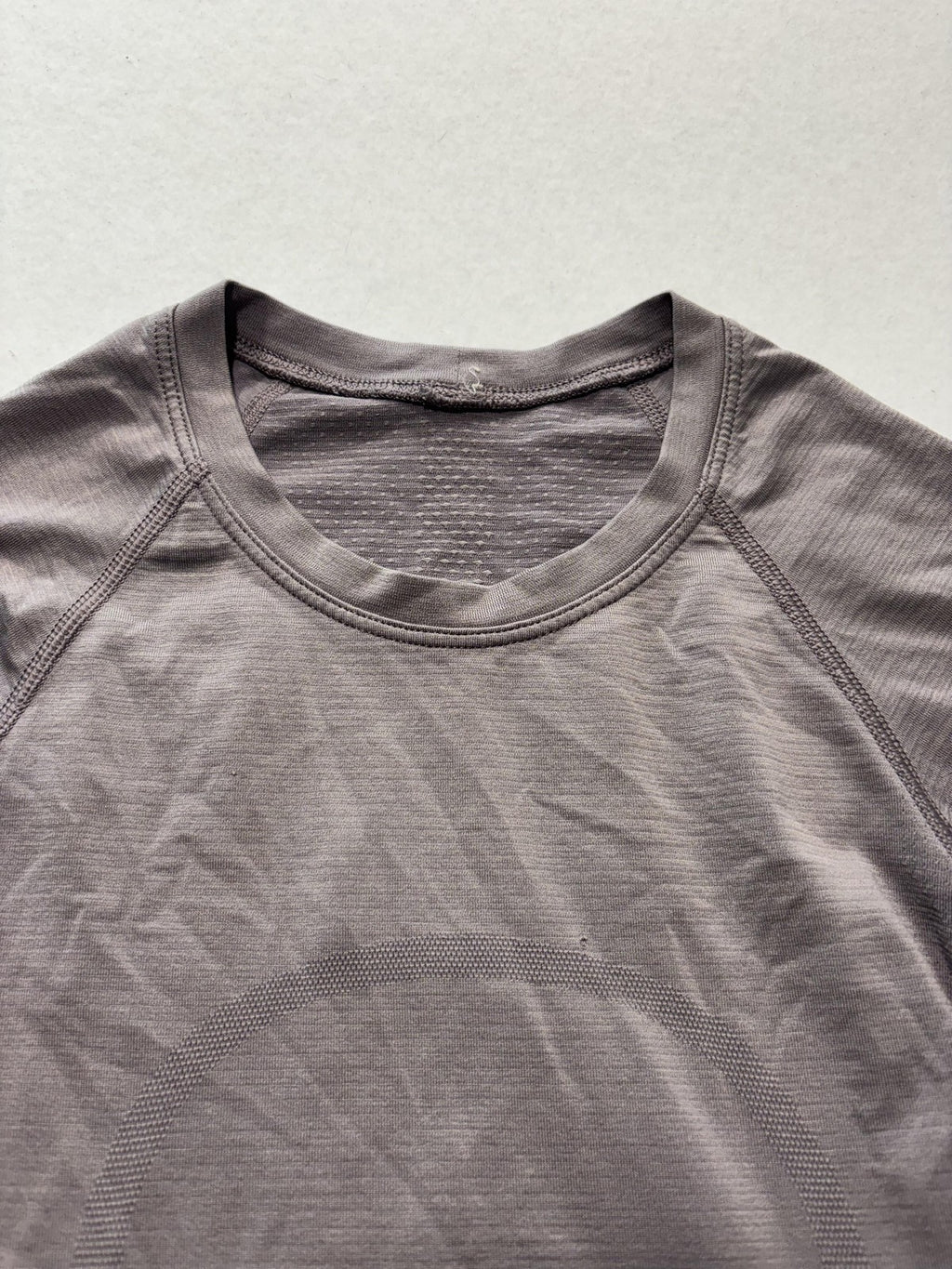 Lululemon Shirt Womens 4 Gray Breathe Repeat Short Sleeve Running Athletic