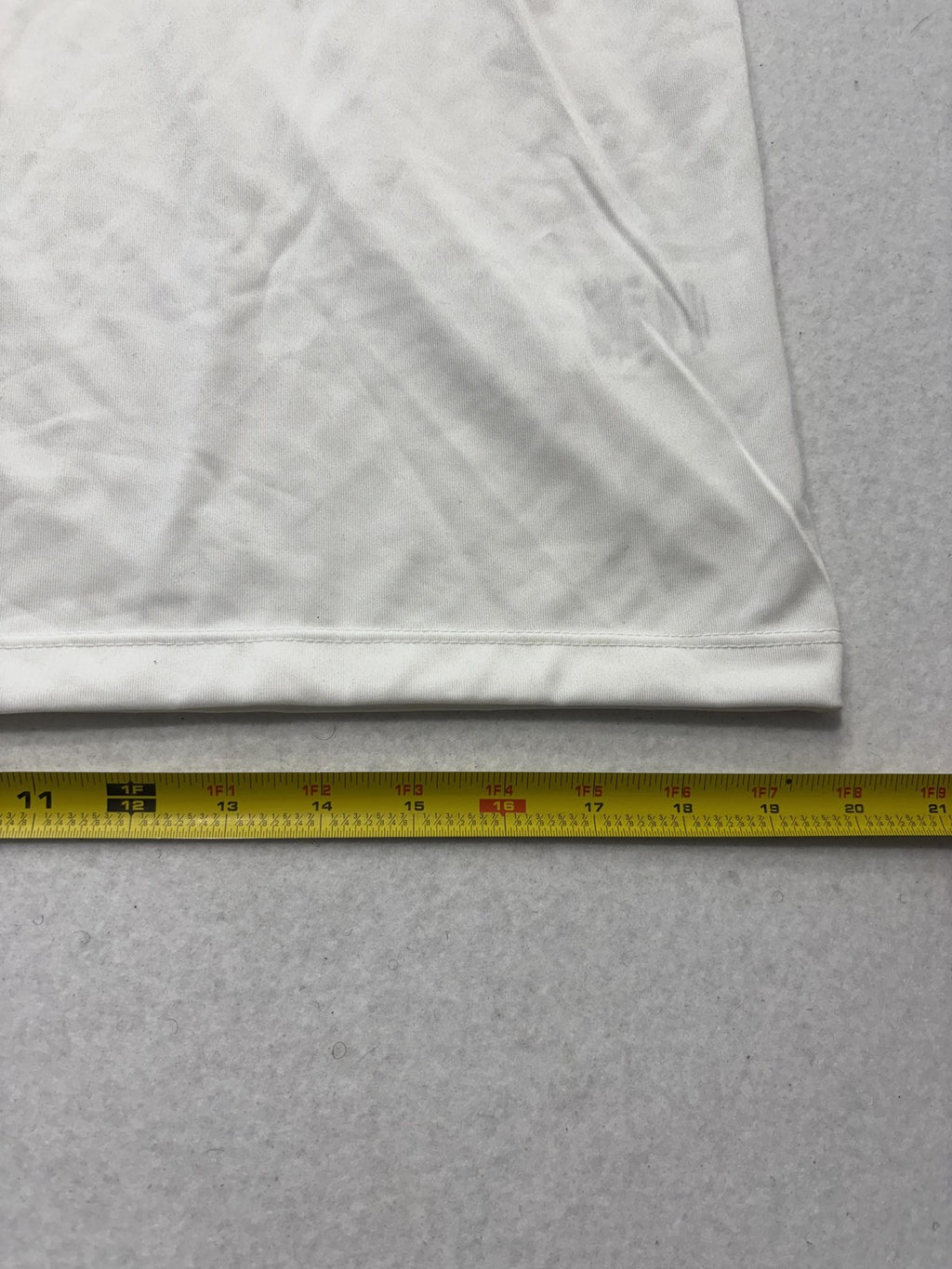 Nike Dri-FIT Shirt Mens Medium White The Nike Tee Training Graphic Logo Athletic