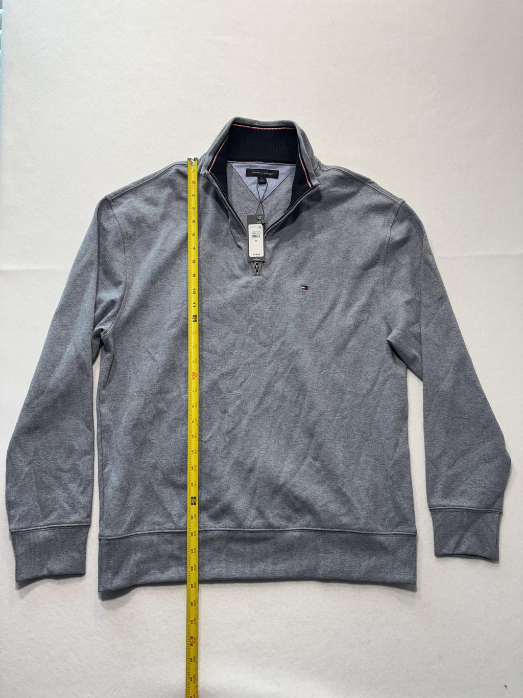 Tommy Hilfiger Sweatshirt Mens Medium Gray 1/4 Zip Mock Neck Pullover Logo