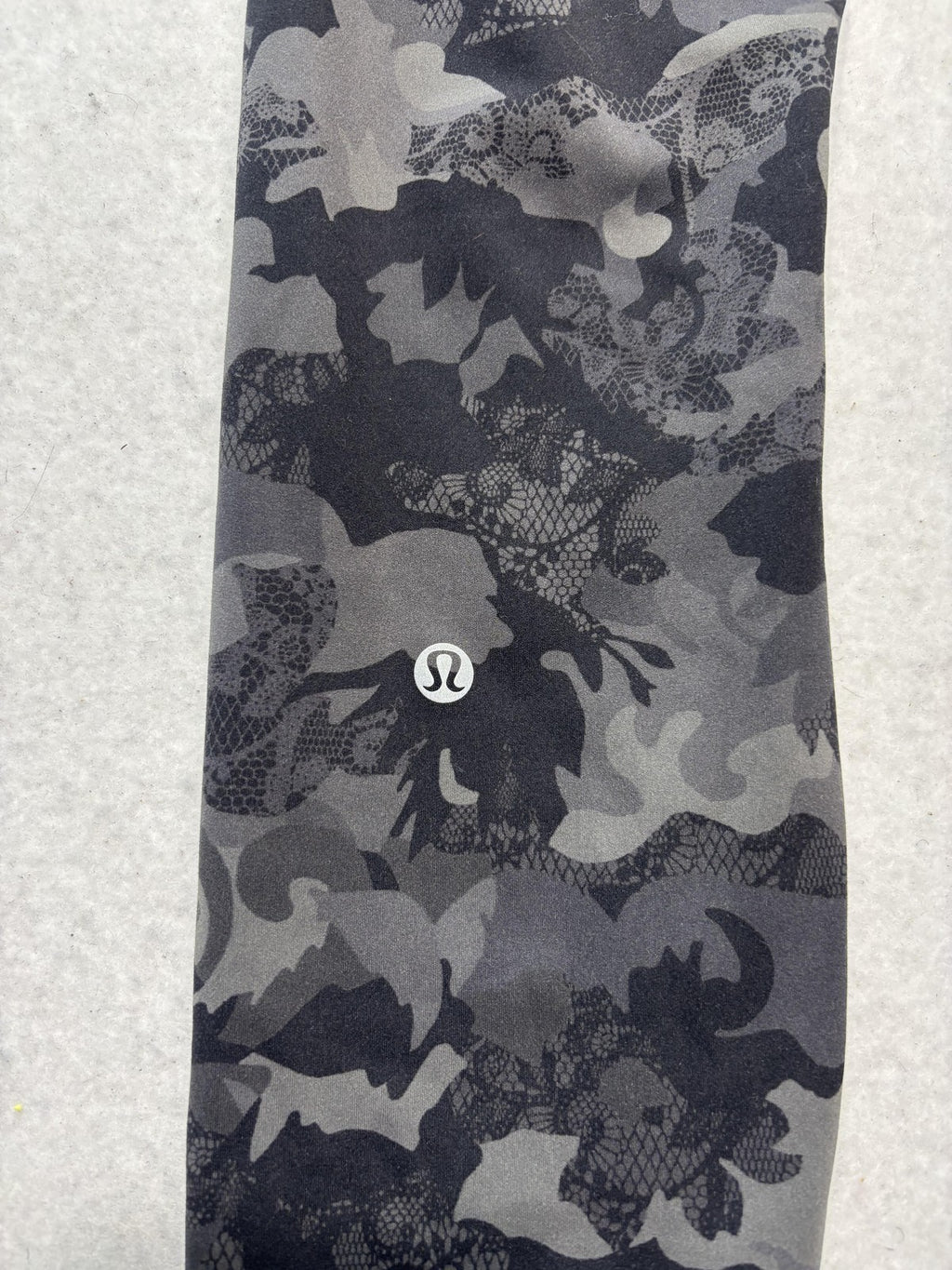 Lululemon Leggings Womens 6 Gray Camo High Rise 25" Inseam Ankle Yoga Stretch